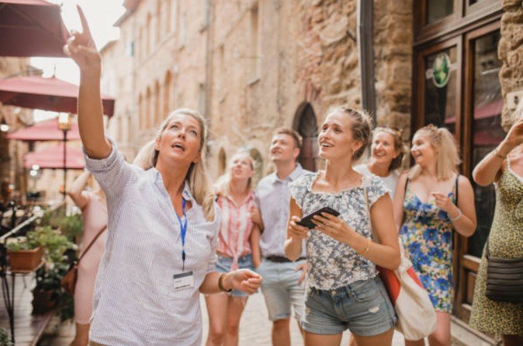 How to Build a Travel Guide That Helps Visitors Explore Like Locals